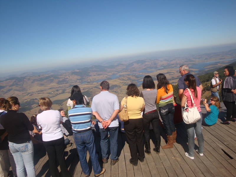 Pico do Lopo, com vista para o Sistema Cantareira.jpg